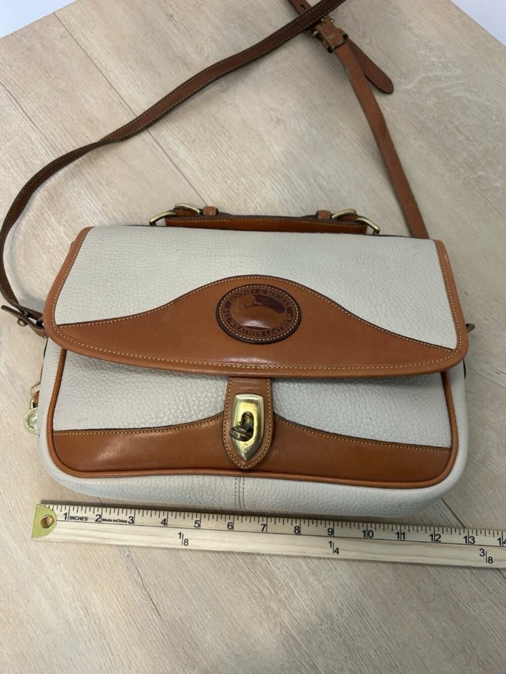 1990s Dooney & Bourke 701 CARRIER Shoulder Bag Tan Cream Vintage Collection RARE - Picture 10 of 15